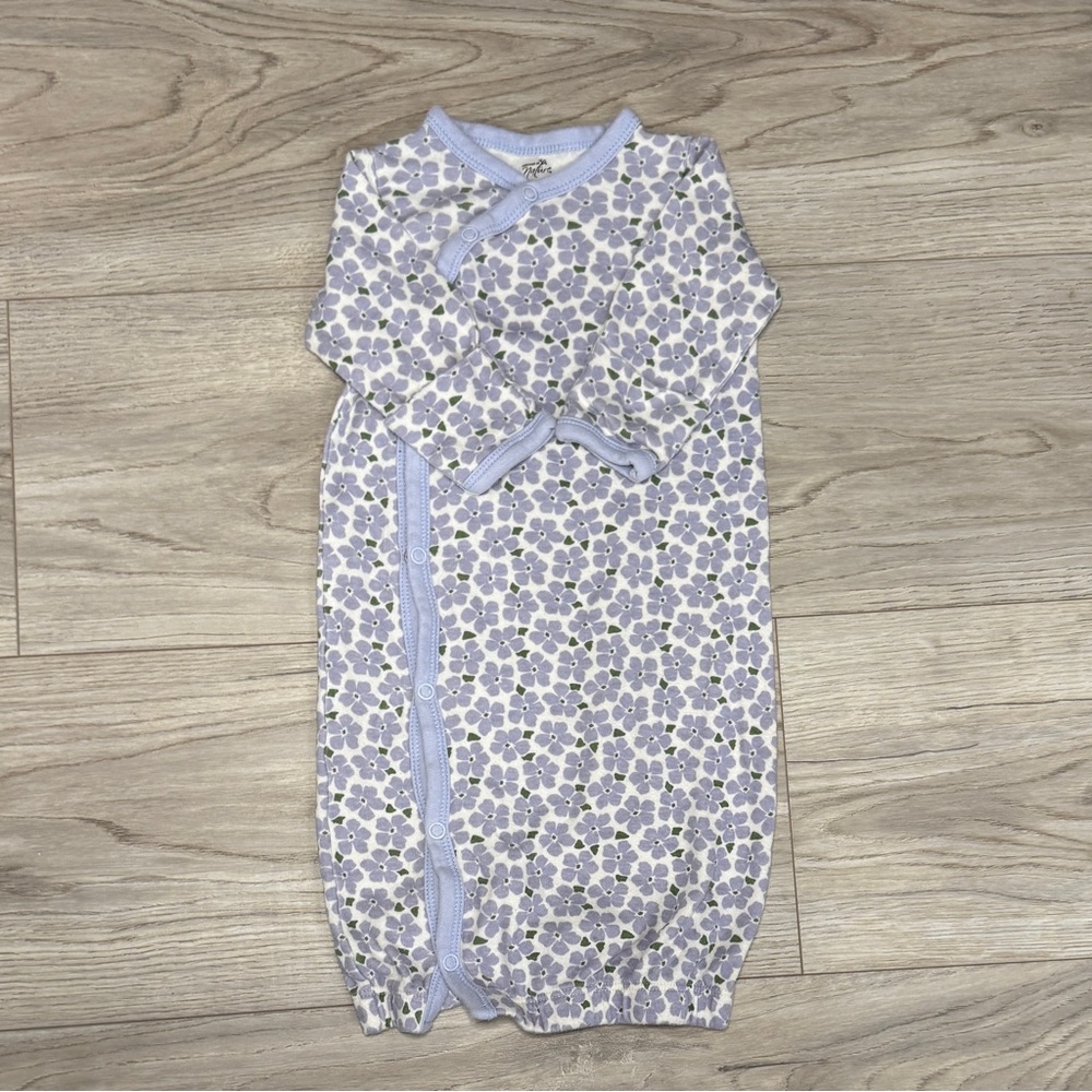 Two Baby Gowns‎ - Picture 2 of 7